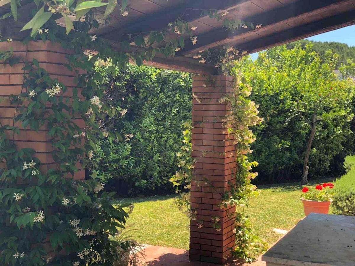 Le Tre Palme Villa Fontane Bianche Exterior photo