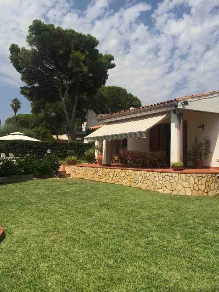 Le Tre Palme Villa Fontane Bianche Exterior photo
