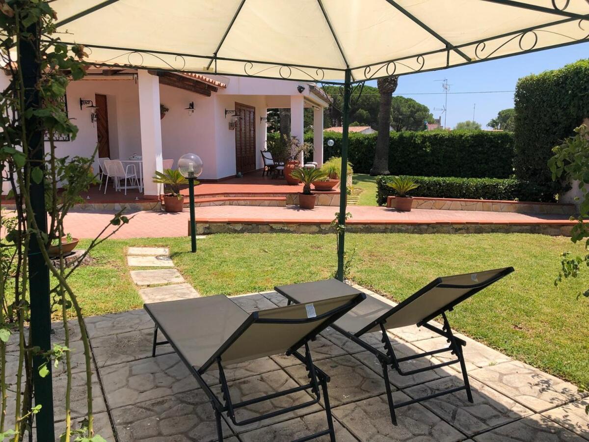 Le Tre Palme Villa Fontane Bianche Exterior photo