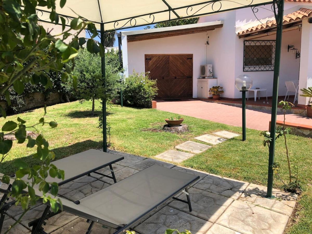 Le Tre Palme Villa Fontane Bianche Exterior photo